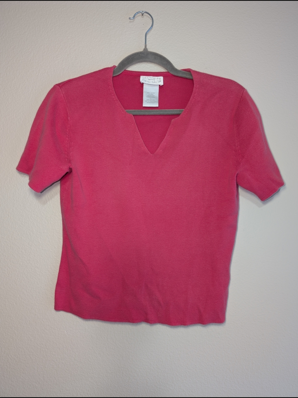 Designers Originals Pink Short Sleeve V-Notch Knit Top Women's Size Petite